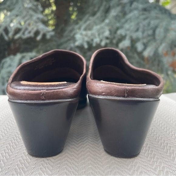 Nuture Chocolate Brown Pebbled Layer Leather Slip on Mid Heel Mule Shoe Size 8.5 - Picture 7 of 10
